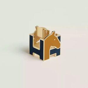 Luxury Designer-Style Gold and Blue Horse Scarf Ring